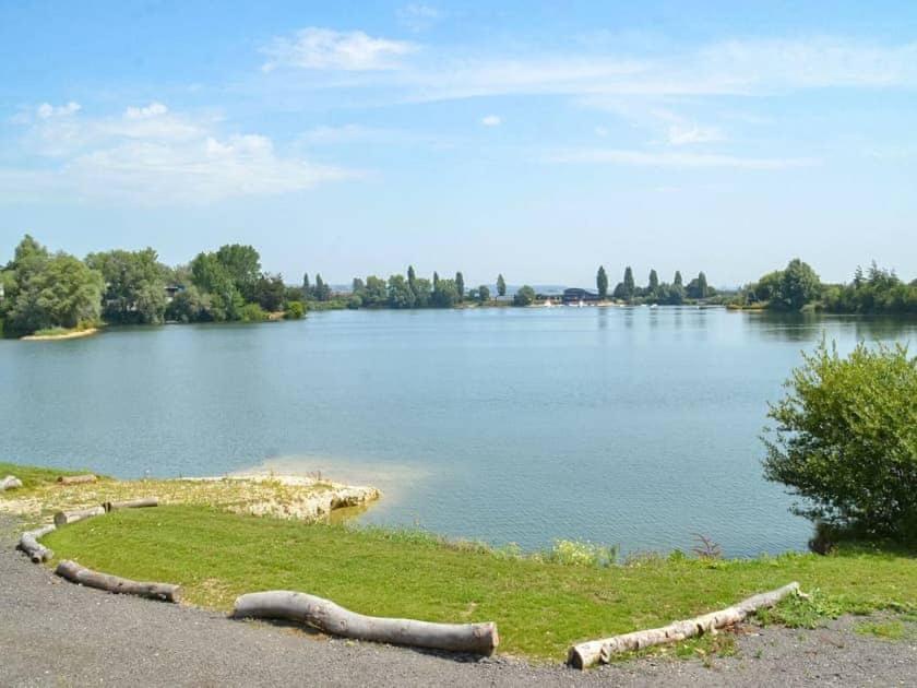 Lake Lodges Chichester Exterior photo
